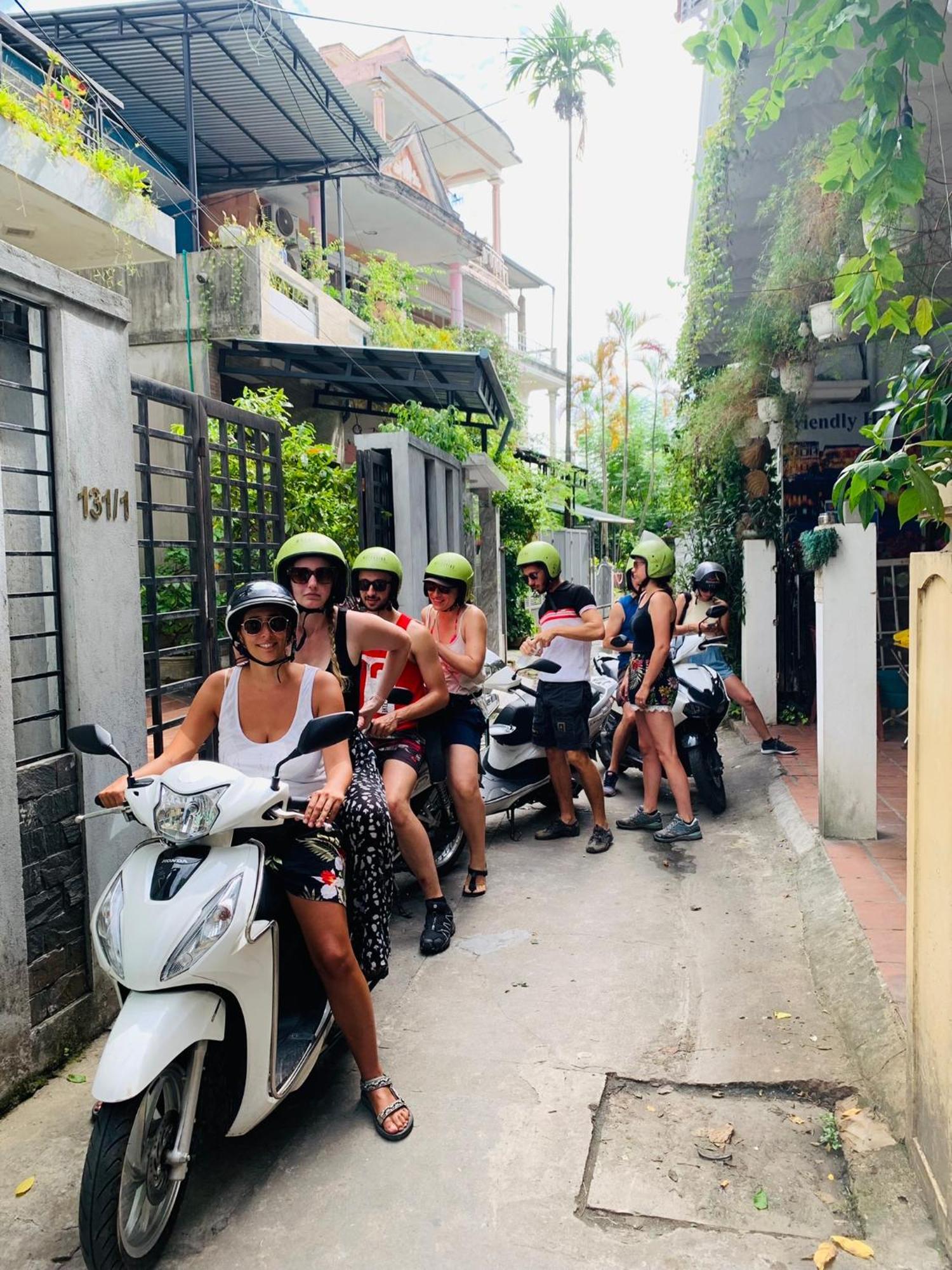 Friendly House Hostel Hue Exterior photo