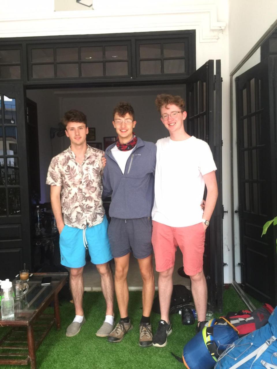 Friendly House Hostel Hue Exterior photo